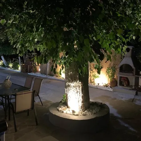 Athanasia Hotel *